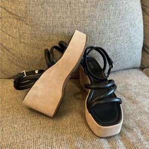 Michael Kors ✨ Chic platform sandals